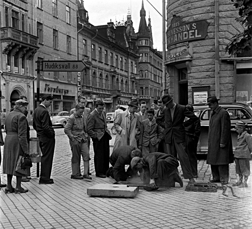 Gatuarbetare på Storgatan
