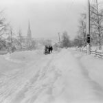 En snöig väg