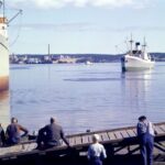 Bilder från hamnen i Sundsvall i augusti 1964 med fartyg inne för lastning och lossning.