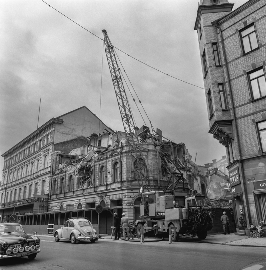 Rivning av stenhus